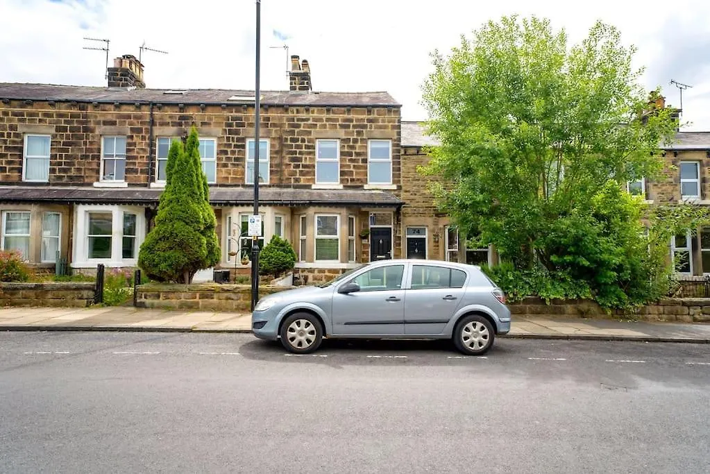 Semesterbostad Newly Refurbished 3 Bedroom Townhouse Free Parking Harrogate