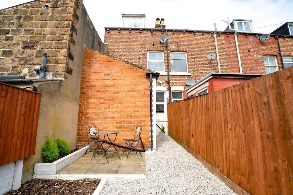 Semesterbostad Newly Refurbished 3 Bedroom Townhouse Free Parking Harrogate