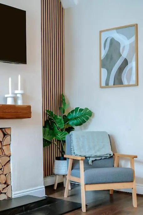 Newly Refurbished 3 Bedroom Townhouse Free Parking ハロゲート