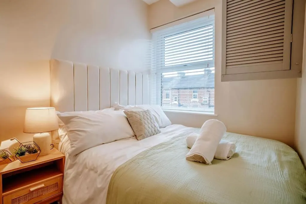 別荘 Newly Refurbished 3 Bedroom Townhouse Free Parking ハロゲート イギリス